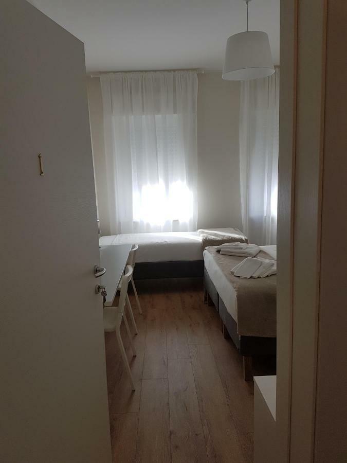 Affittacamere Risorgimento Lecco Bagian luar foto